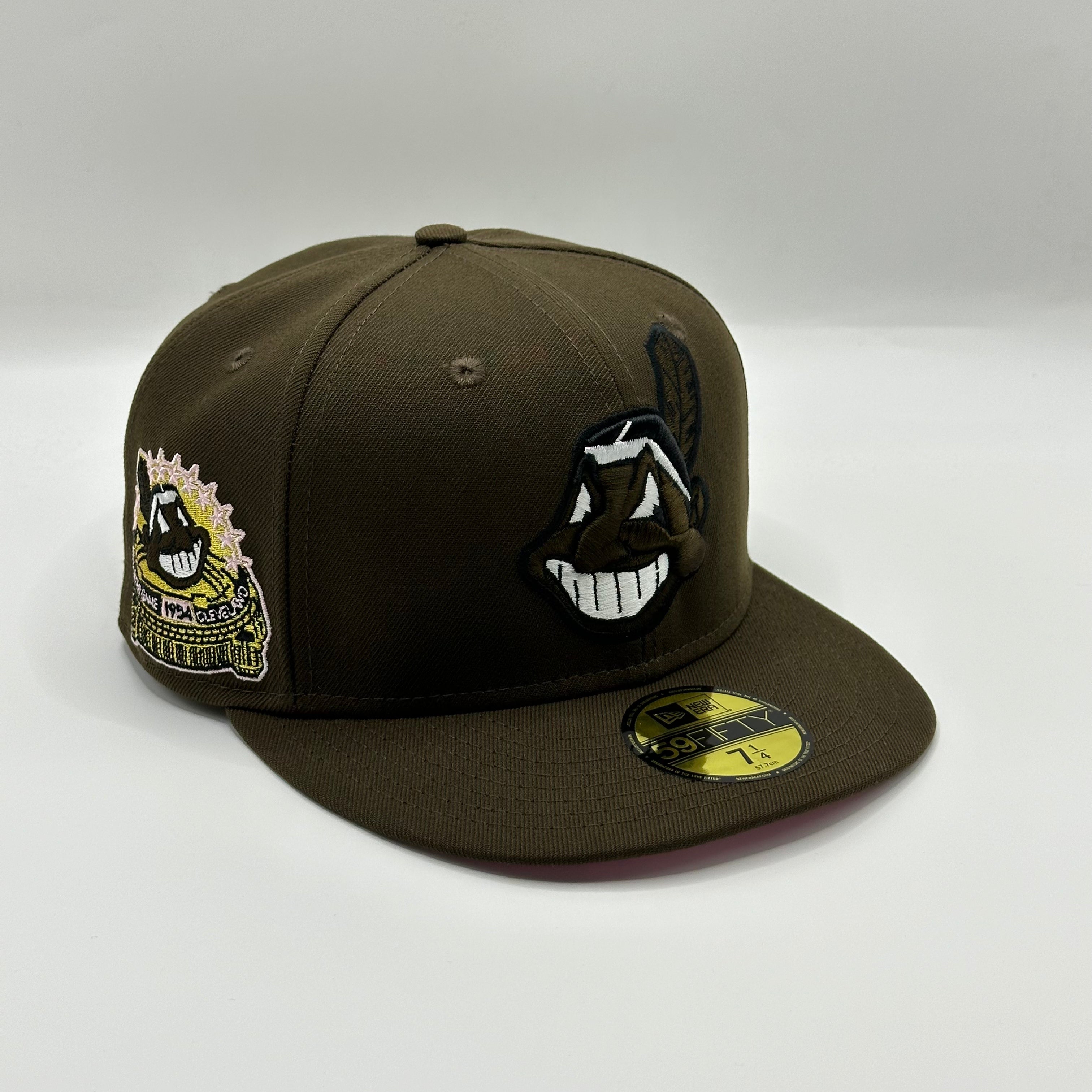 Mocha Brown Pink UV Chief Wahoo Cleveland Indians Guardians 1954
