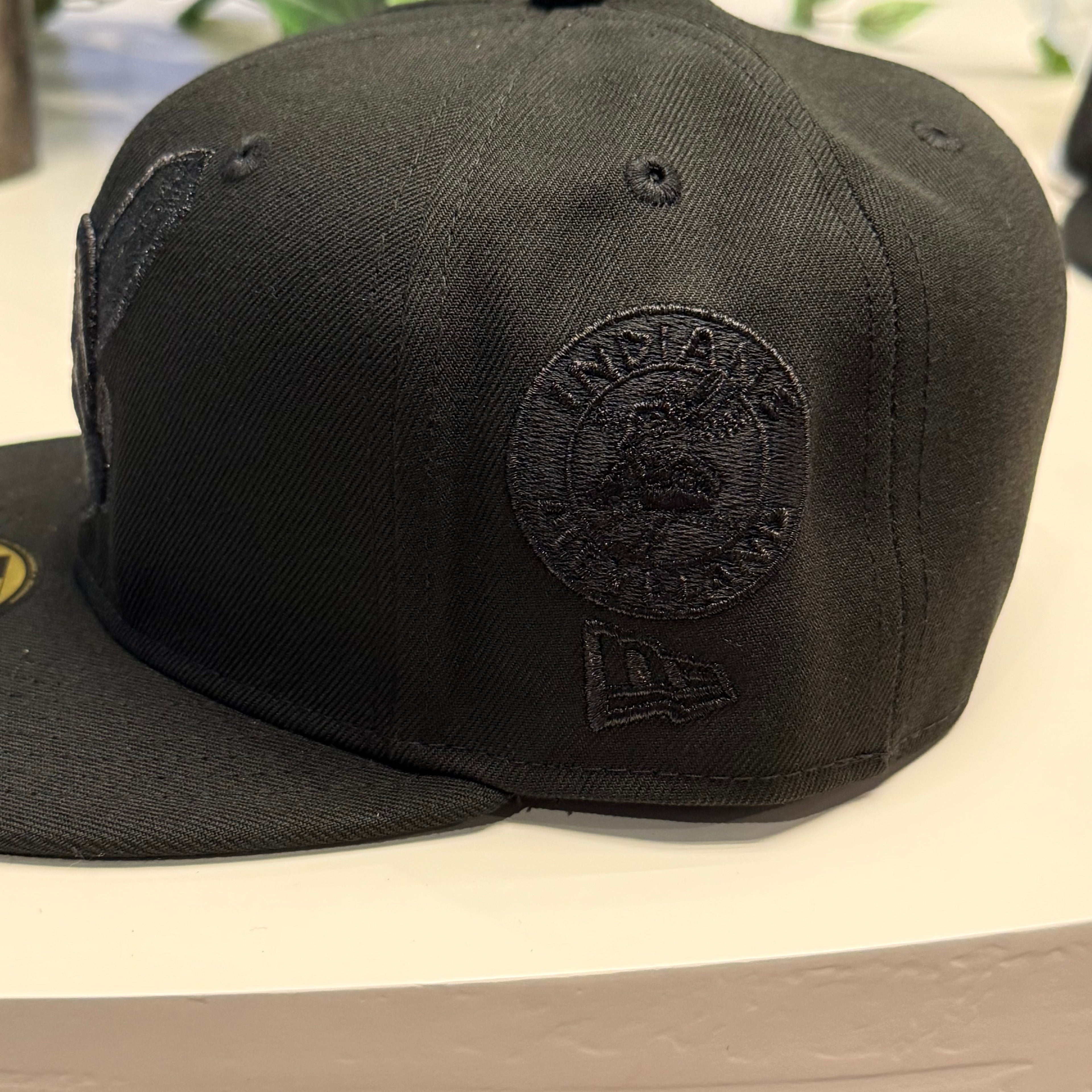 Black Red Chief Wahoo snapback hat, view 5