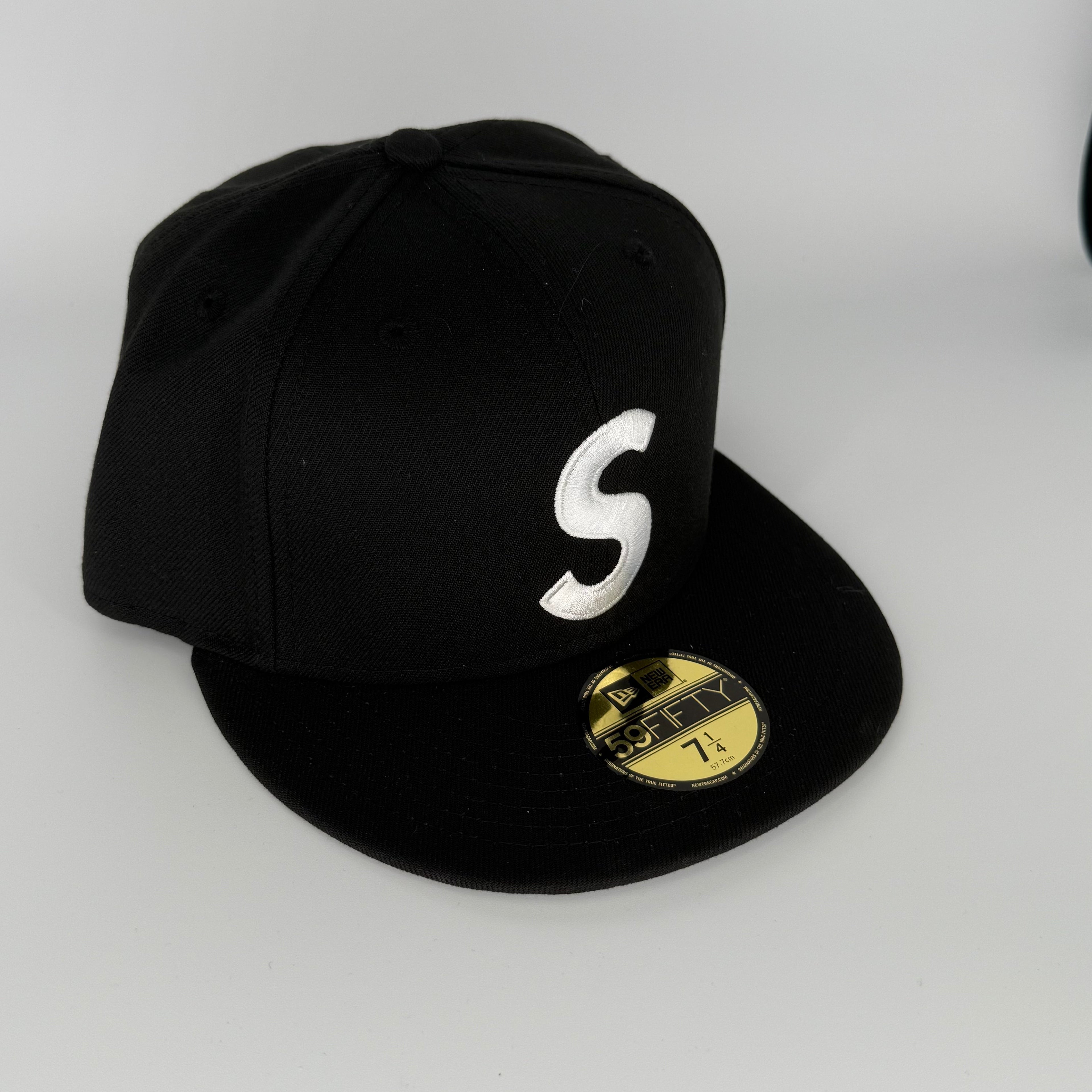 Classic Supreme fitted hat, front view